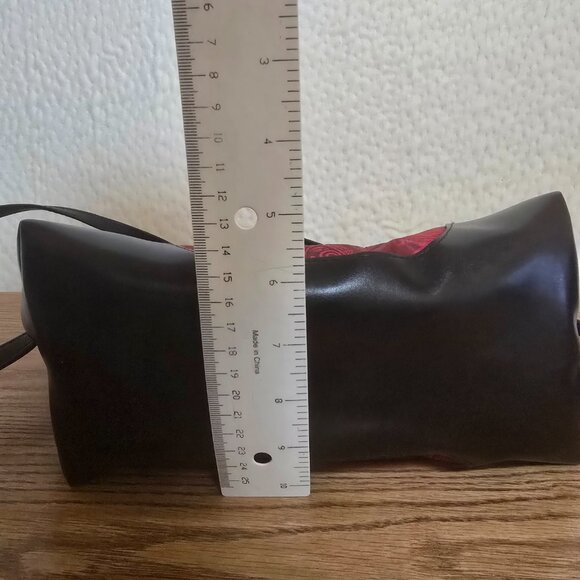 Ay Guey purse, back pack style Red with Skull theme - Picture 4 of 8